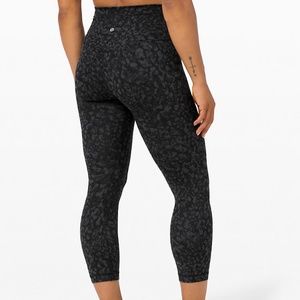 Align HR Crop 21" Coal Multi Size 12